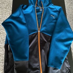 Like new Puma lightweight training hoodie size Large